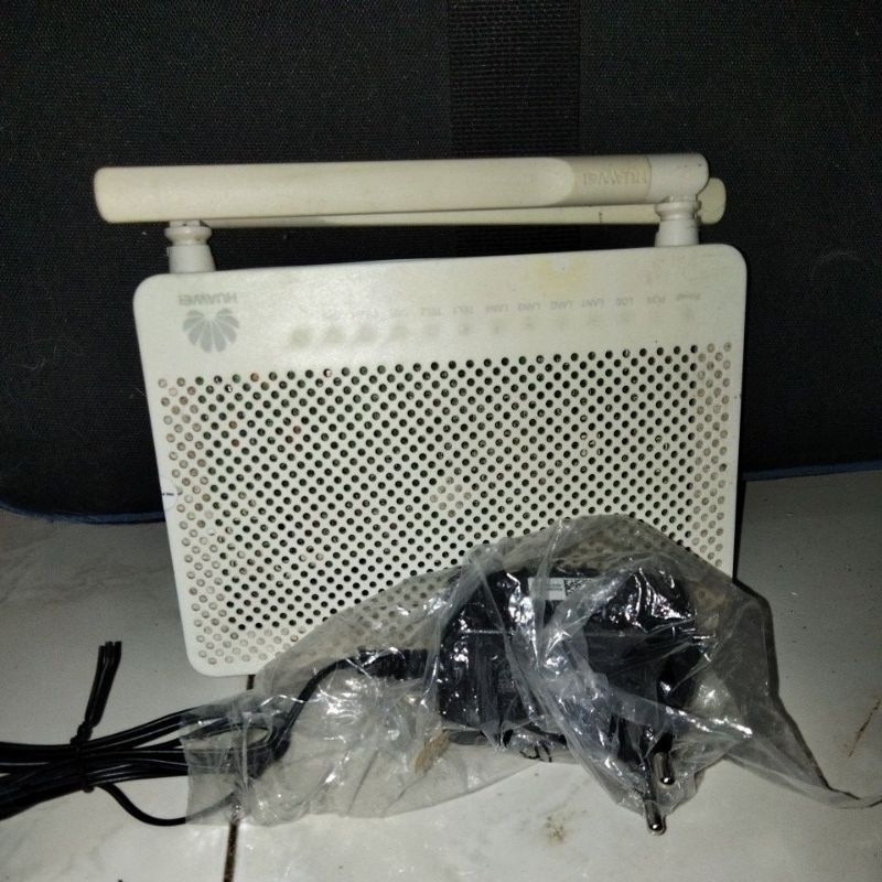 Huawei HG8245H5 Port biru
