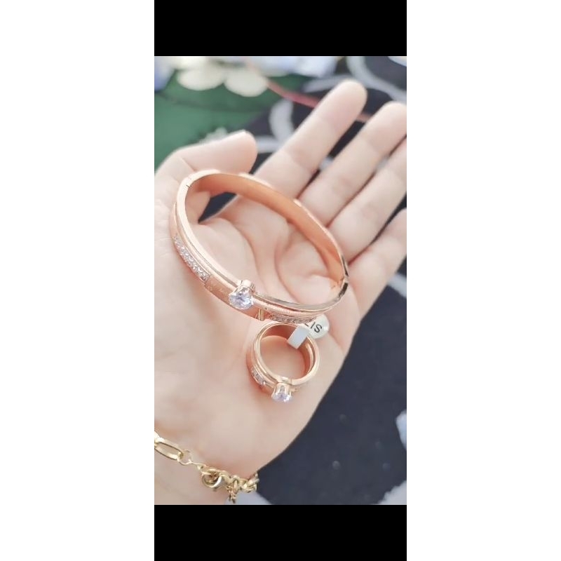 2 pasang gelang dan cincin, 1pc rantai