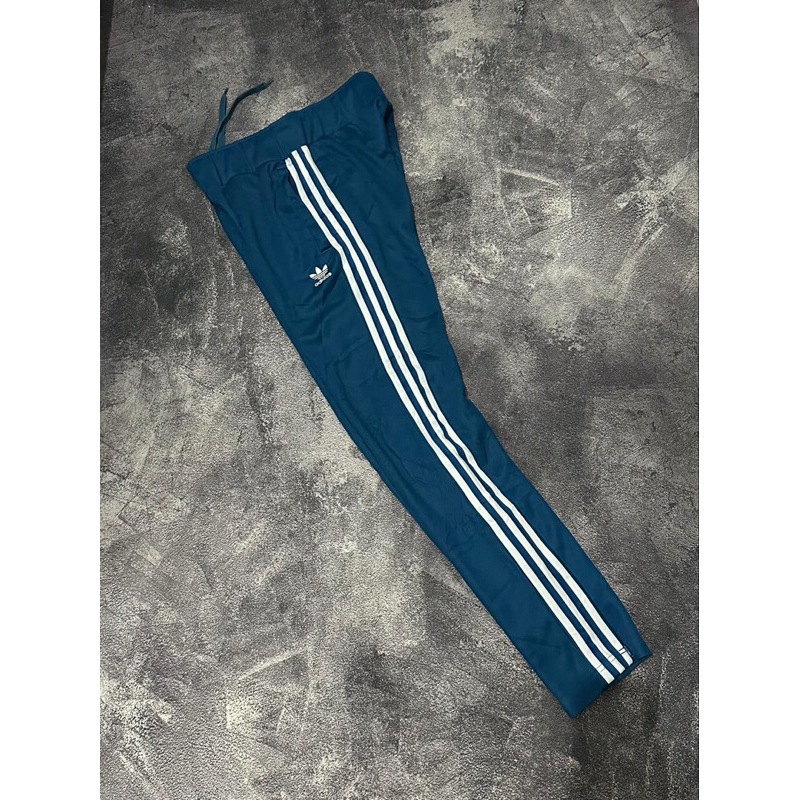 trackpants adidas europe