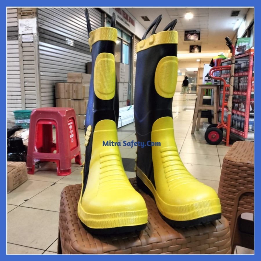 Sepatu Pemadam Kebakaran / Sepatu Boot Pemadam Harmit Promo