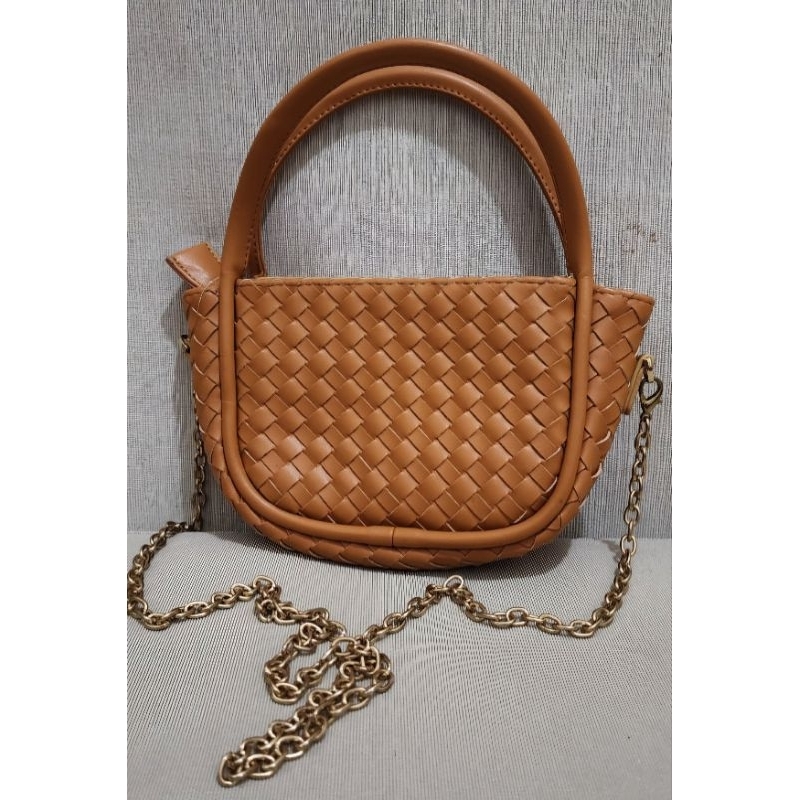 Preloved tas sling model anyaman kulit