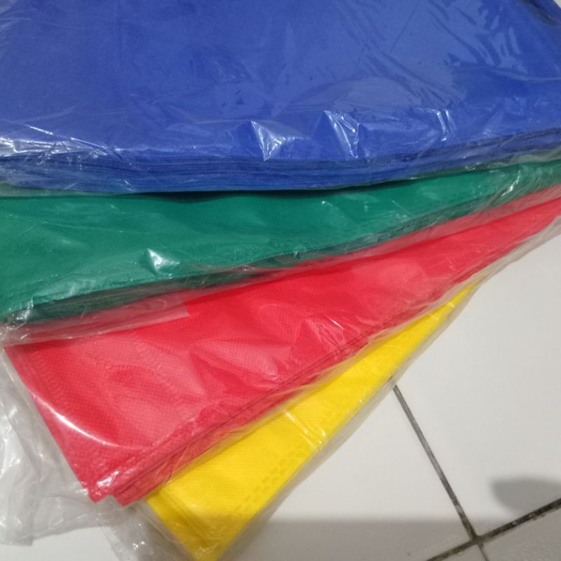 

tas spond tebal warna hijau uk 38x45 isi 12pcs