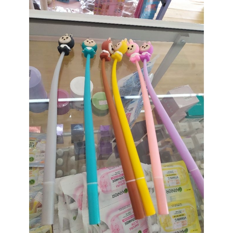 

PULPEN LABUBU WARNA WARNI