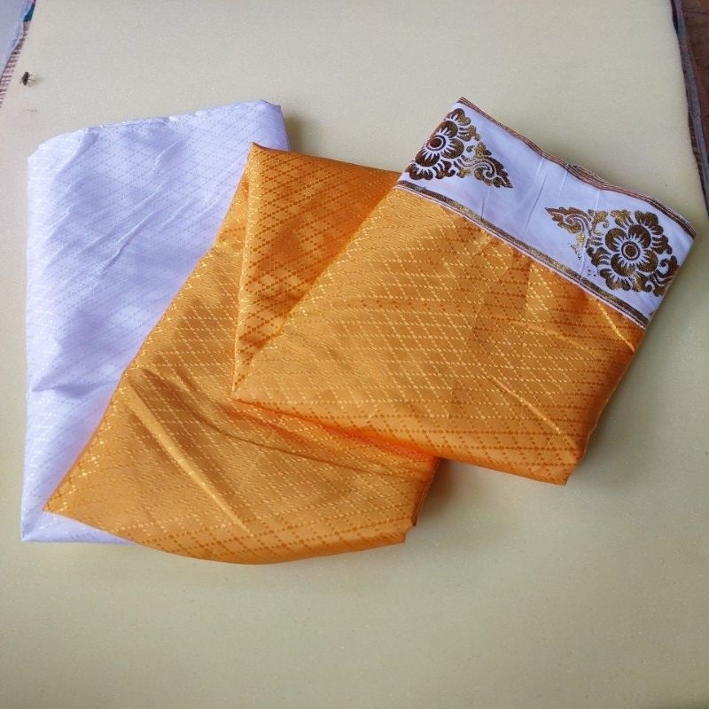 wastra pelinggih #putih kuning #kain wajik - wajik