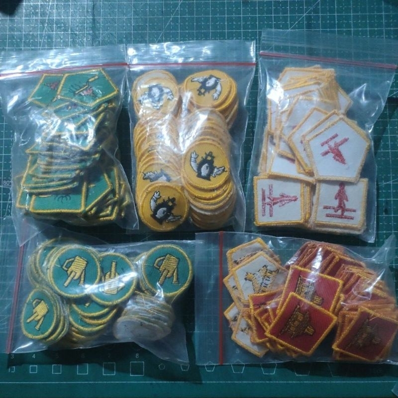 

Badge / Bet / Atribut TKK Wajib & Non Wajib Pramuka Penegak Purwa Madya Utama