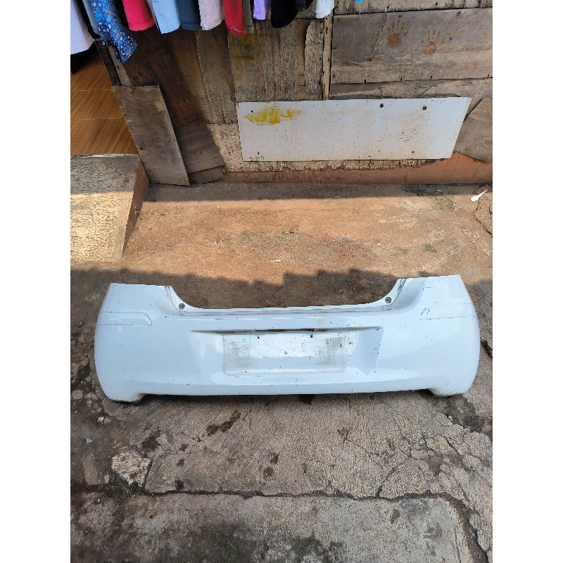 bemper belakang toyota yaris 2010