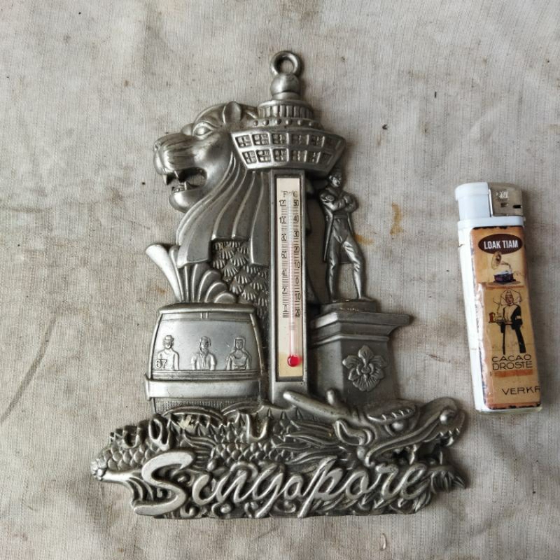 Pajangan Vintage Termometer Babet Relief Singapore