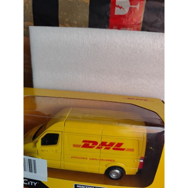 mainan mobil dhl