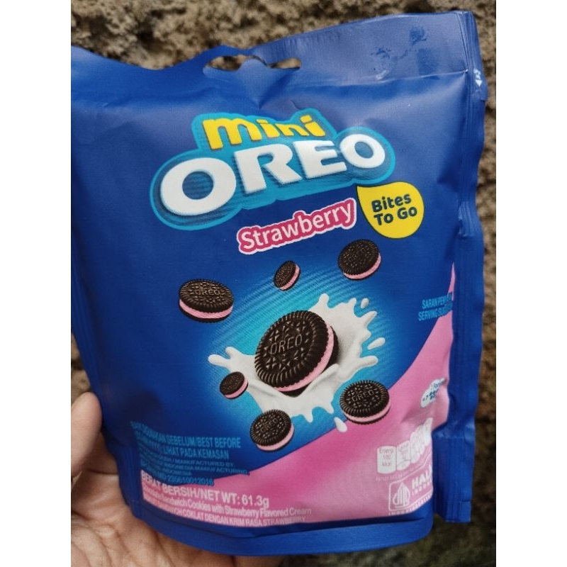 

Oreo Mini Bites To Go Strawberry Kemasan 61,3 Gram