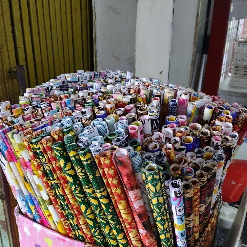 

Kertas Kado Random