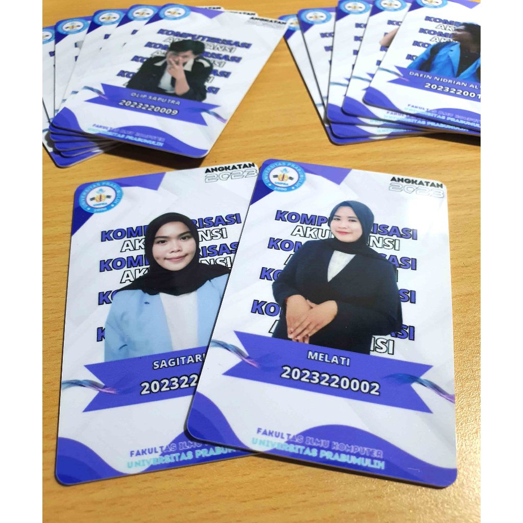 

Cetak Id card Bahan Pvc,kartu Member pake Poto dan barcode desain custome,name tag min cetak 11pcs