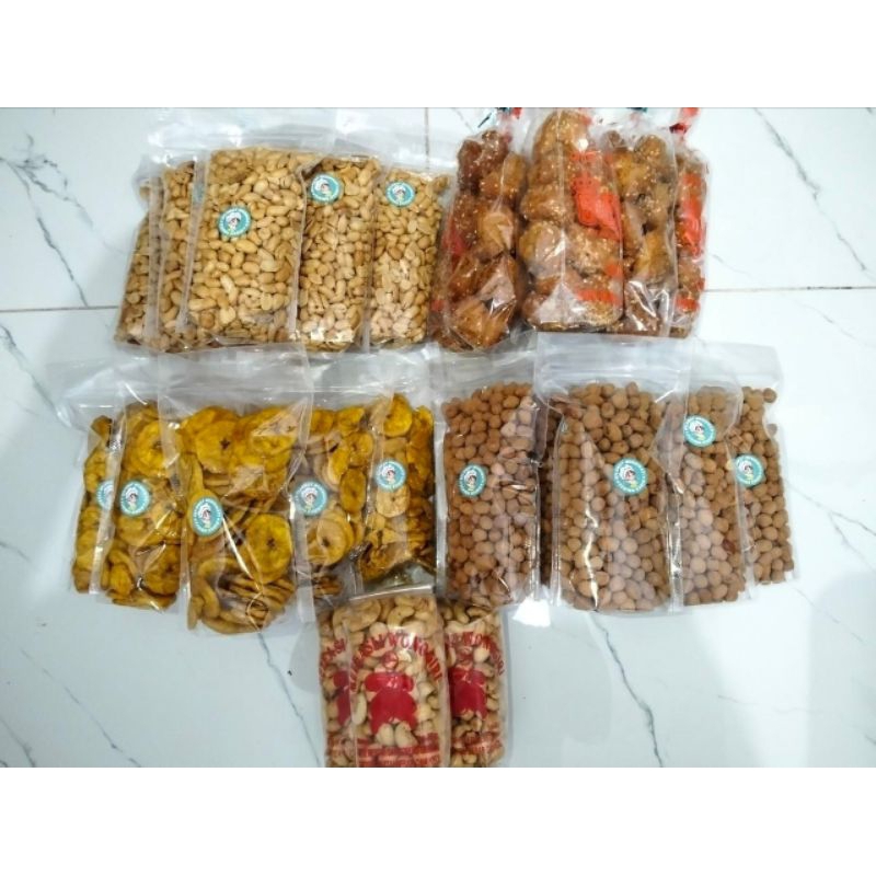 

Kacang Mete/Kacang Bawang/Kacang Telur/Keripik Pisang/Onde Ketawa
