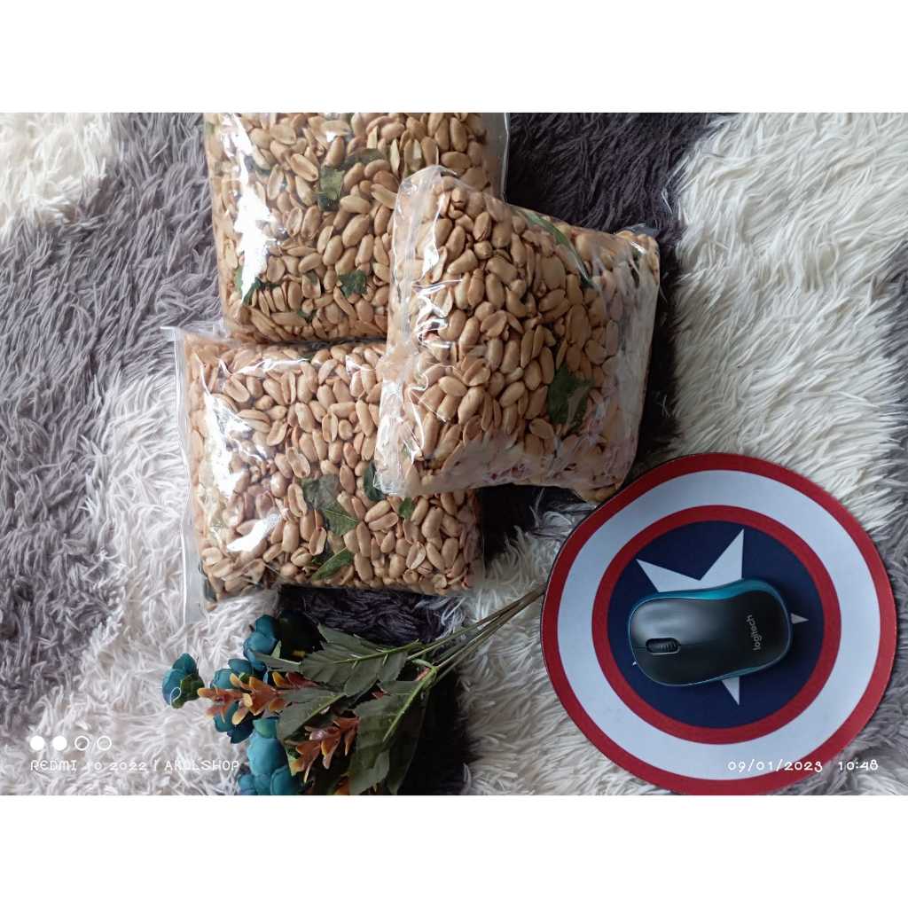 

Kacang bawang goreng daun jeruk 1kg