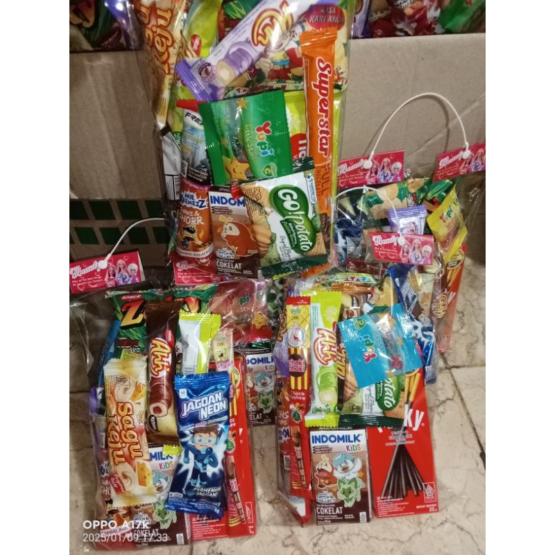 

senenk/makanan ringan paketan ulang tahun anak anak