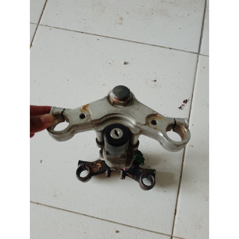 segitiga atas bawah Suzuki Satria fu