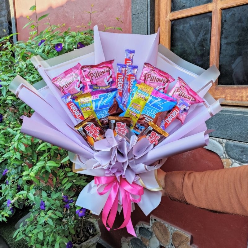 

Buket Snack large tinggi ±60cm / buket snack random / buket ulang tahun / kado ulang tahun / hadiah ulang tahun / kado anniversary / hadiah anniversary / kado kelulusan / buket wisuda / buket bunga / kado wisuda / kado semprotulation / buket Valentine