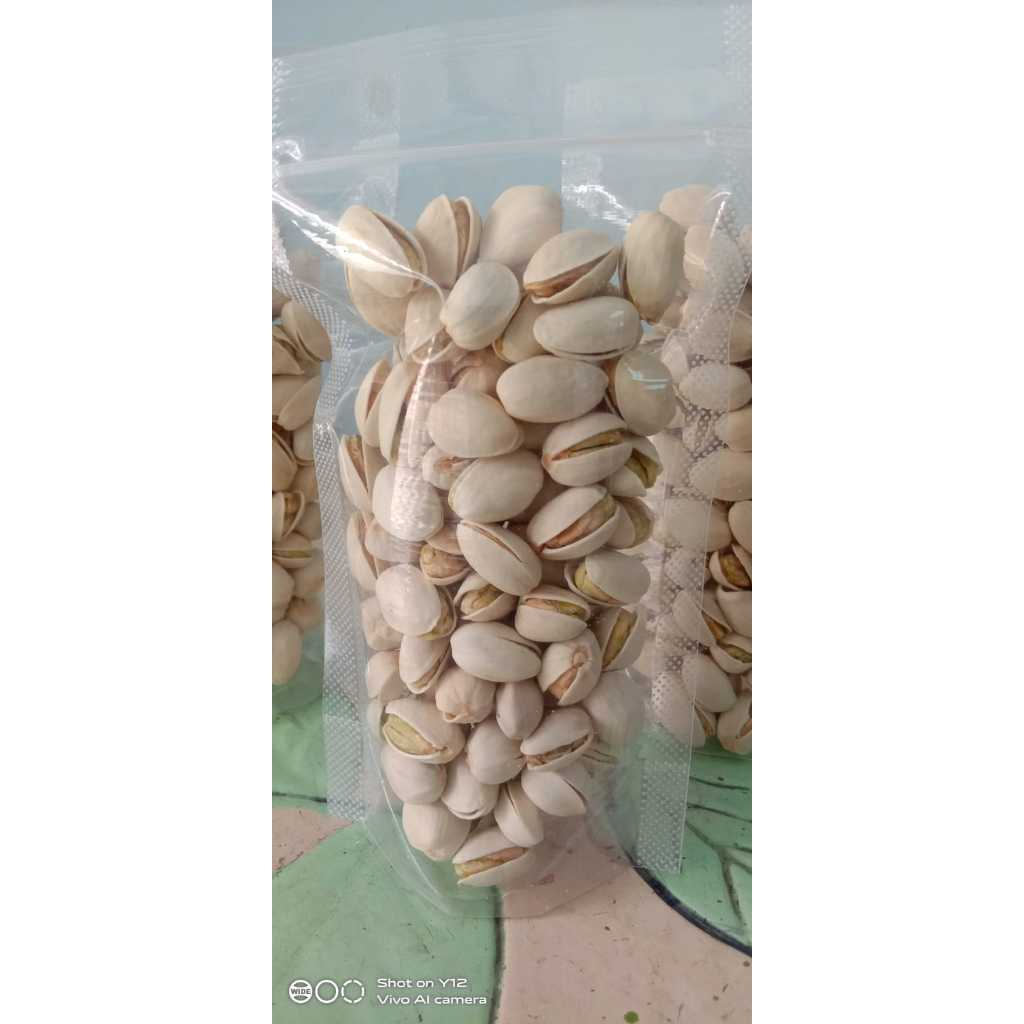 

Pistachio kacang Fustuk kacang kulit putih terbuka oleh-oleh khas umroh dan haji 100gr