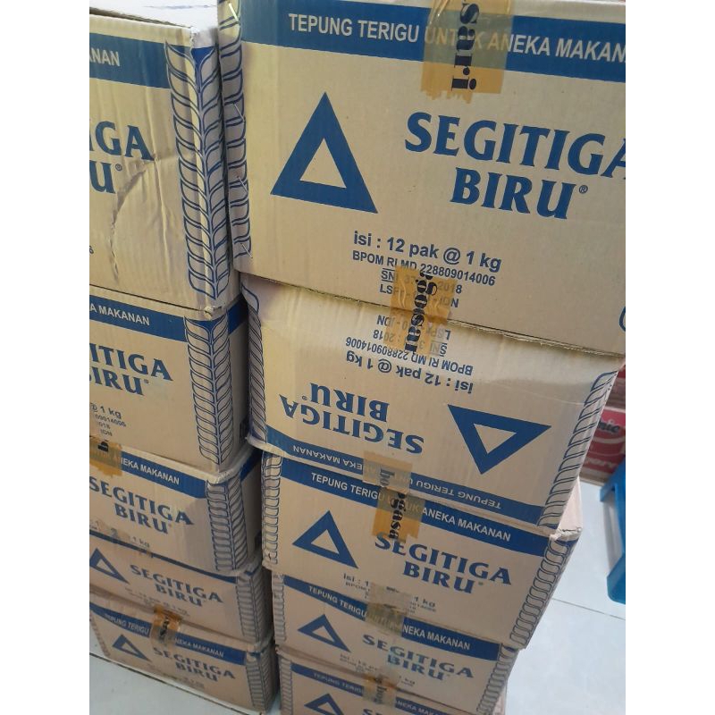 

Tepung segitiga biru 1kg || Per karton