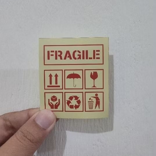 

STIKER FRAGILE UNTUK PAKET - MAHALO ARTISTRY