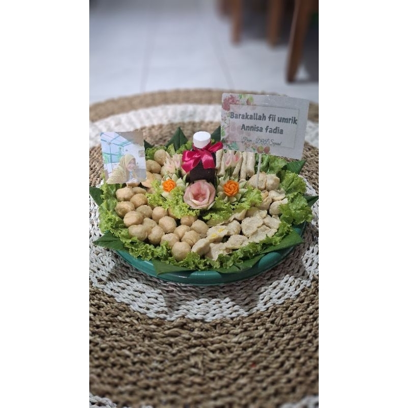 

Tumpeng pempek