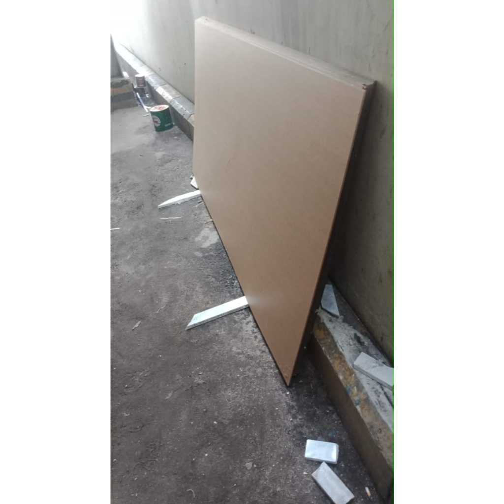Akrilik Lembaran 4mm x 122cm x 244cm
