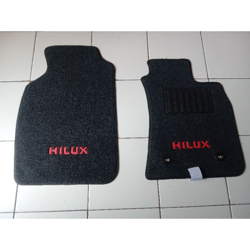 Karpet Mobil Toyota Hilux Single Cabin ( Bagian depan kanan dan kiri ) tahun 2008 - 2015 ORI