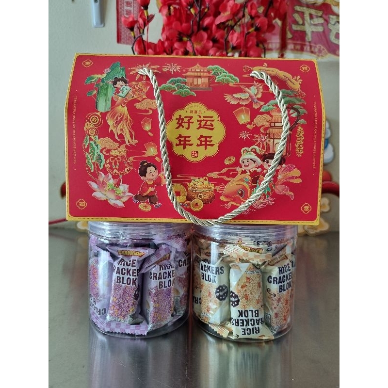 

Hampers imlek sincia isi 2toples
