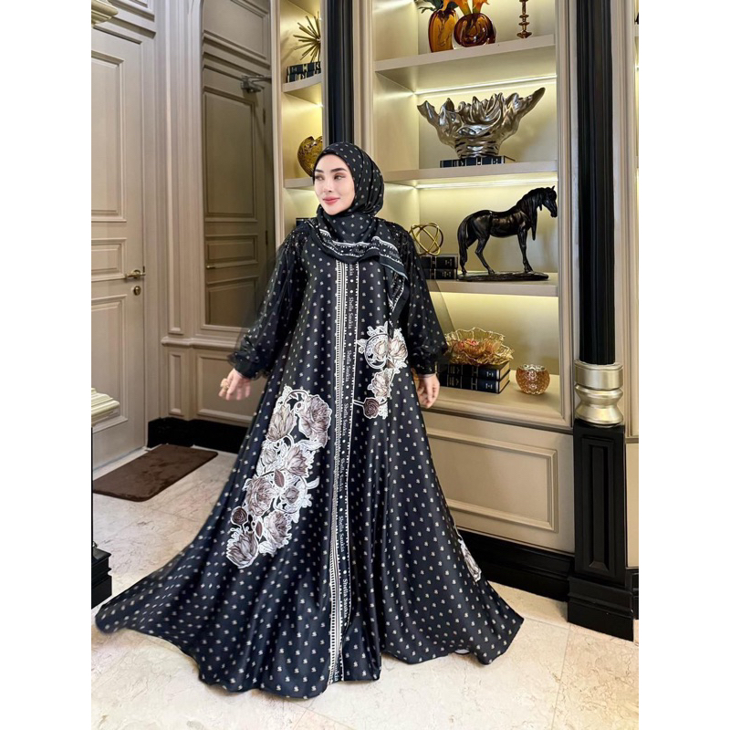 dress hitam  by ShellaSaukia