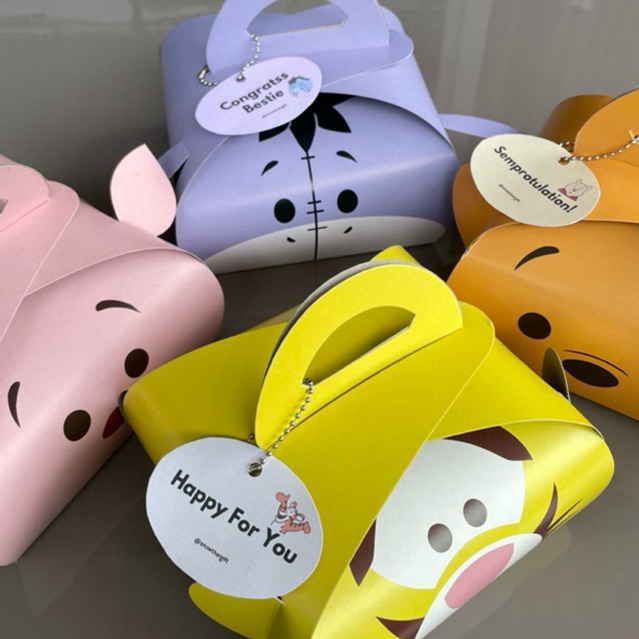 

GIFT BOX POOH FULL SET (INCLDUE SNACKS & HANGTAG)