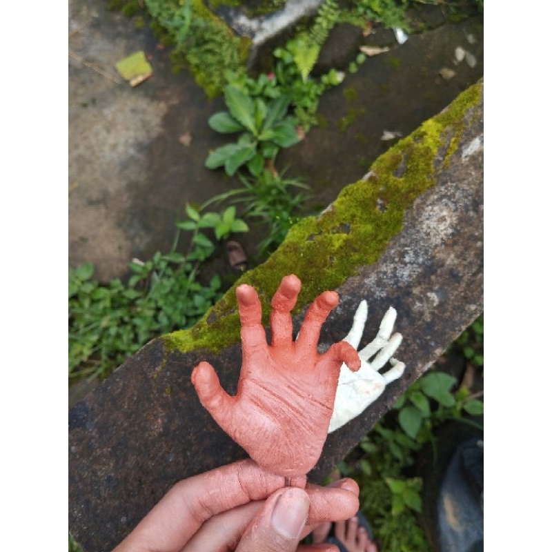 telapak tangan ogoh2 mini sepasang, tangan ogoh2 mini TANGAN OGOH2 MINIATUR SEPASANG JADI