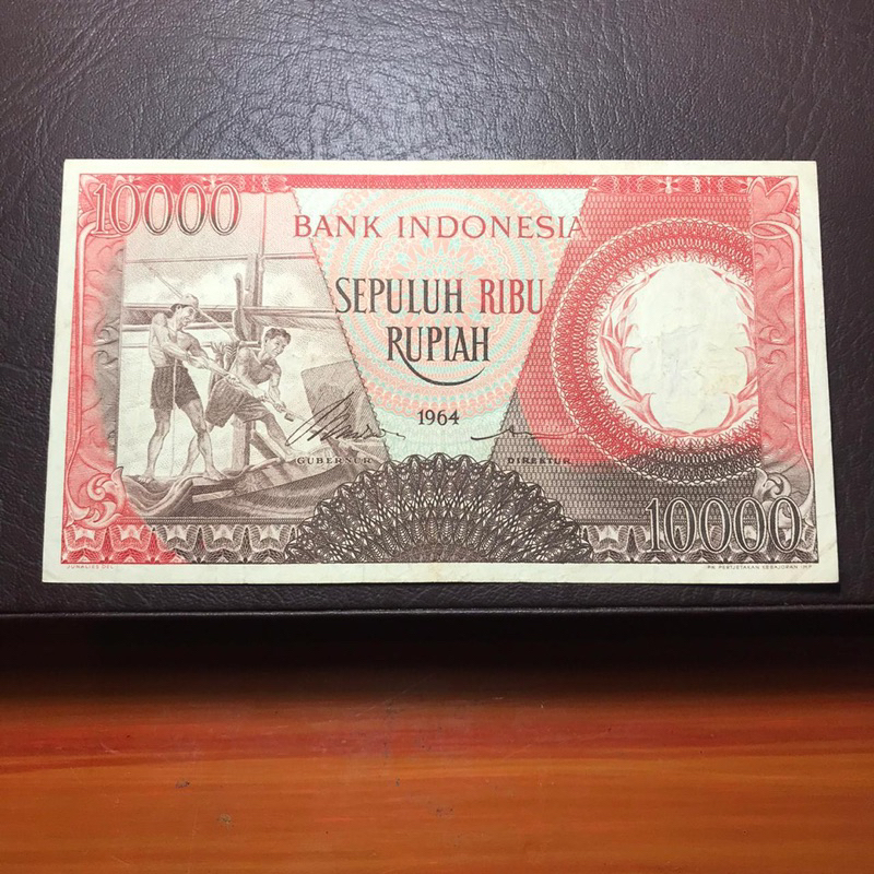 Uang Kuno Indonesia Asli Seri Pekerja Merah 10.000 Rupiah Tahun 19564 No. Seri EEZ MULUS