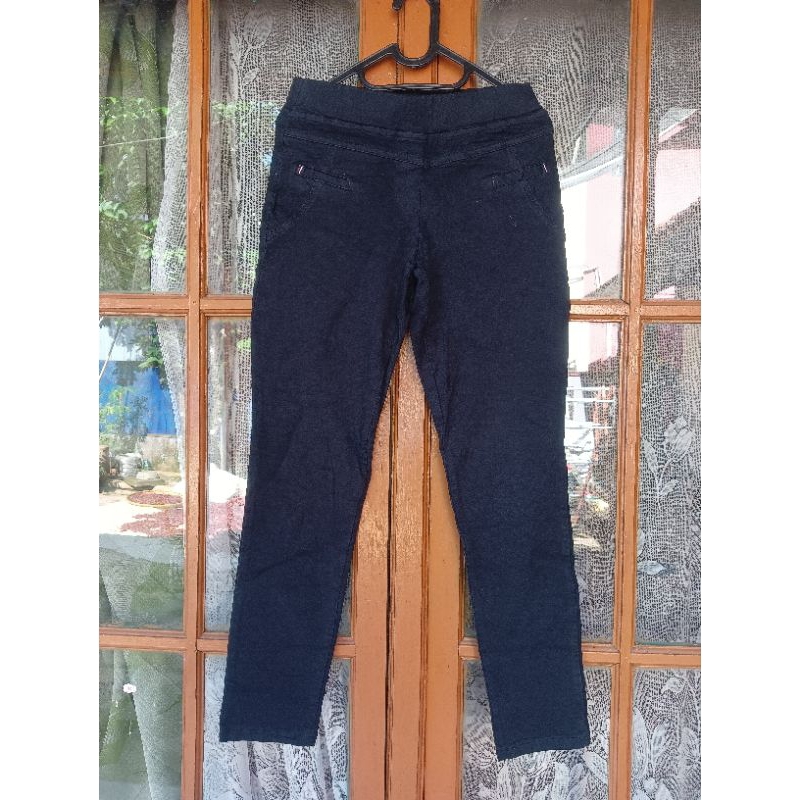 preloved celana Slimfit hitam