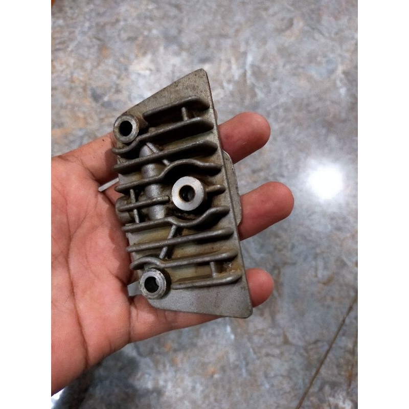 Tutup Cover Mesin Head Cylinder Silinder Blok Kop Burkop Sebelah Kanan Pen Templar Sirip Honda Win 1