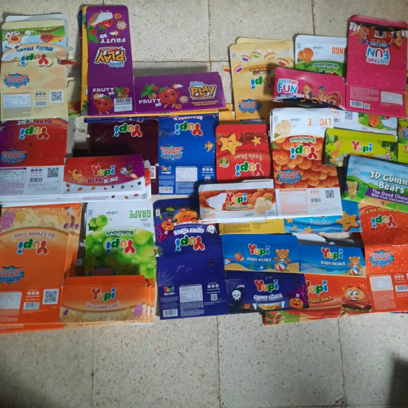 

Kardus bekas snack yupi aneka rasa