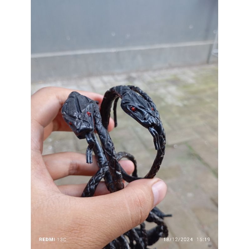 gelang akar bahar hitam ukir ular