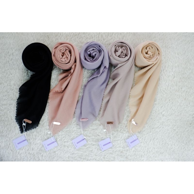 Hijab Syar'i, Jumbo voal premium polos segi empat laser cut By Khaulasyifa - Persona Series
