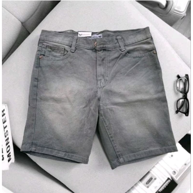 Celana pendek jeans pria dewasa