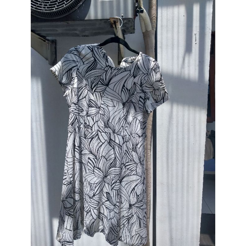 PRELOVED by Cete Dress Abu Bunga Eprise