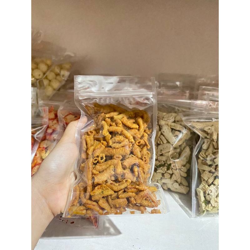 

keripik usus pedas daun jeruk