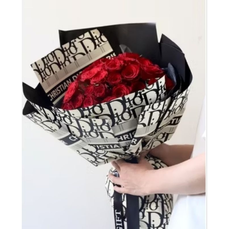 

Cello| Flower Wrapping Motif DIOR Solid Bi color Uk -+58x58cm