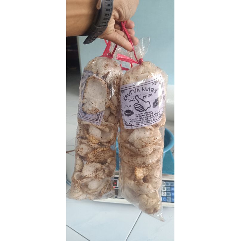 

KERUPUK BUMBU SERUNDENG OLEH OLEH CIREBON