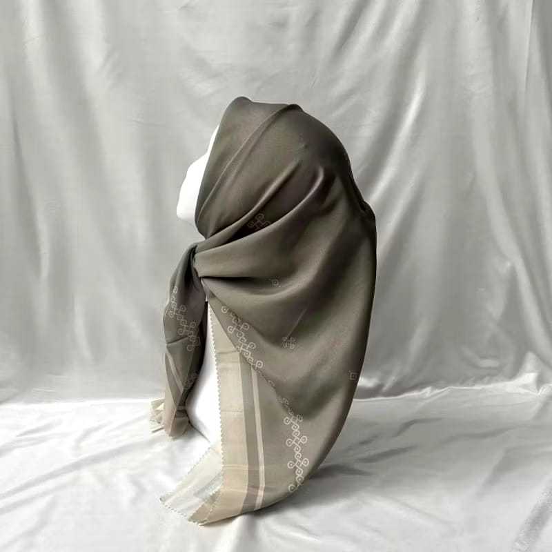 HIJAB VOAL SEGI EMPAT / HIJAB VOAL SEGI EMPAT /HIJAB SEGI EMPAT MOTIF VOAL / VOAL PREMIUM / HIJAB LE