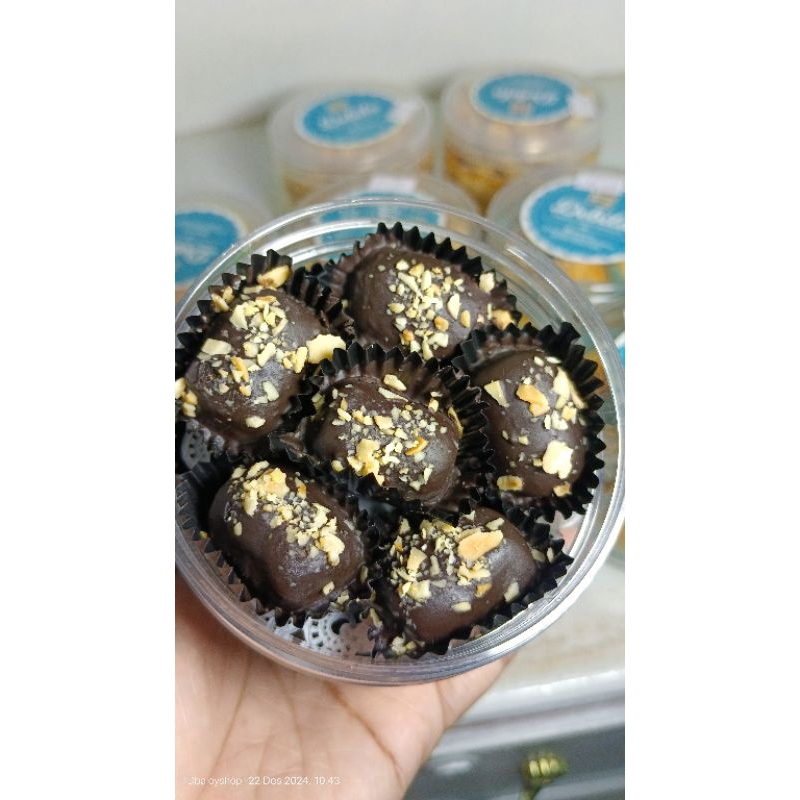 

Almond london