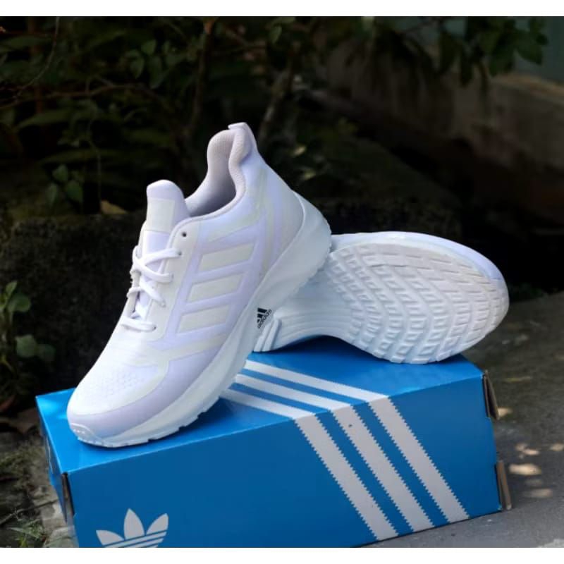 sepatu wanita sepatu putih sepatu olahraga