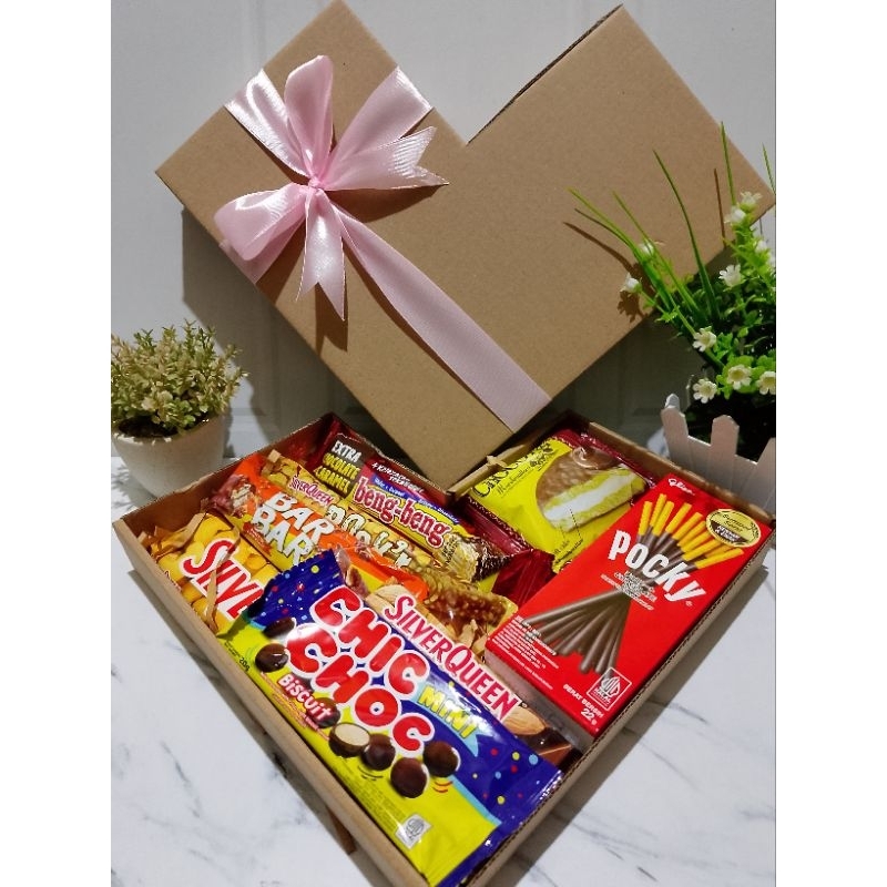 

NOB HAMPERS COKLAT LOVE VALENTINE KADO ULANG TAHUN ANIVERSARY WISUDA CEWEK COWOK