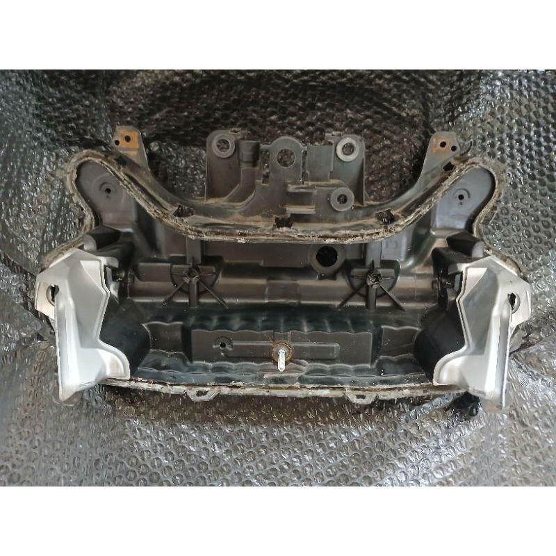 Batok Lampu depan Hosing Housing Lampu depan Aerox 155 old lama B65 ( minus bekas serpisan )