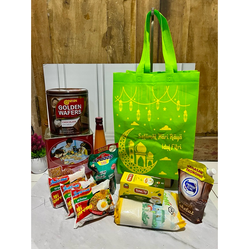 

TERLARIS!! (1 LUSIN = 12 PCS) READYSTOCK TERLARIS TAS PARCEL IDUL FITRI 30x39x15 CM / TAS LEBARAN / GOODIE BAG IDUL FITRI / TAS HAMPERS / TAS BELANJA / TAS SPUNBOND