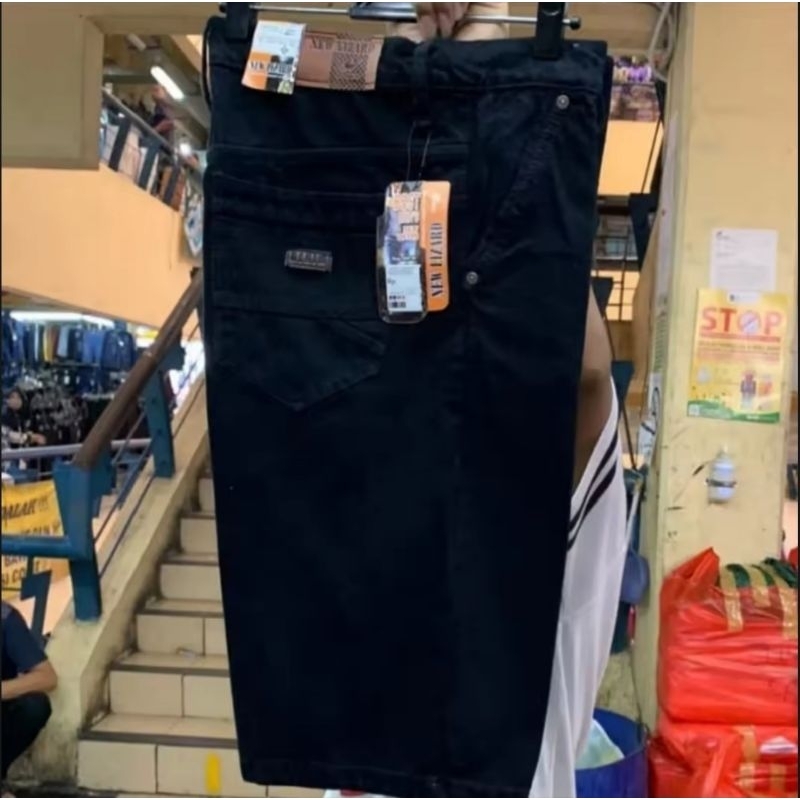 CELANA PENDEK PRIA HITAM//LEPIS JEANS//CELANA SANTAI//CELANA PENDEK DISTRO//CELANA JEANS PENDEK PRIA