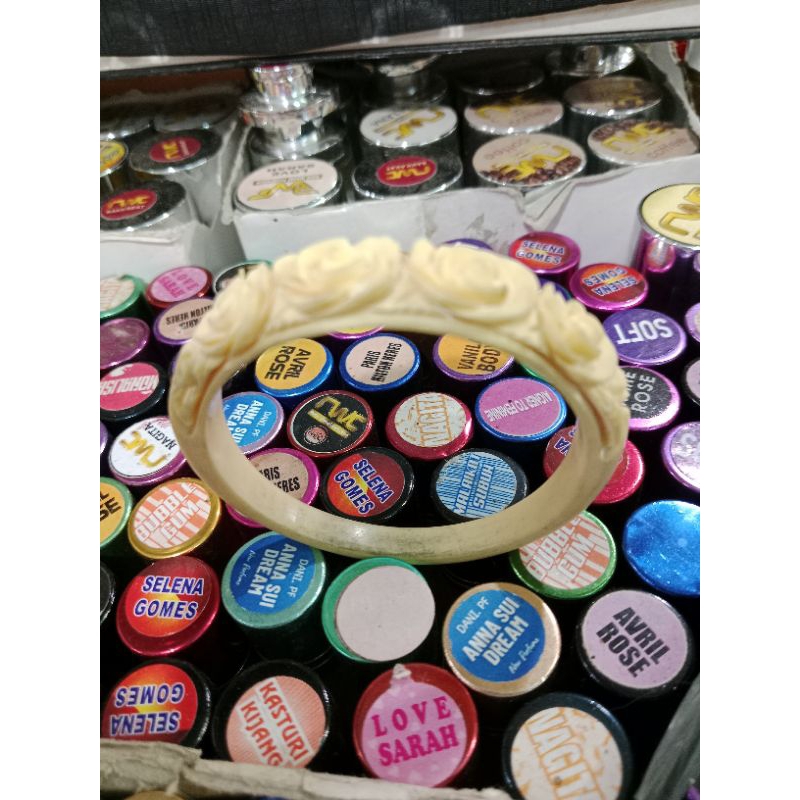 GELANG SERBUK GADING UKIRAN SETENGAH MAWAR KHAS NTT