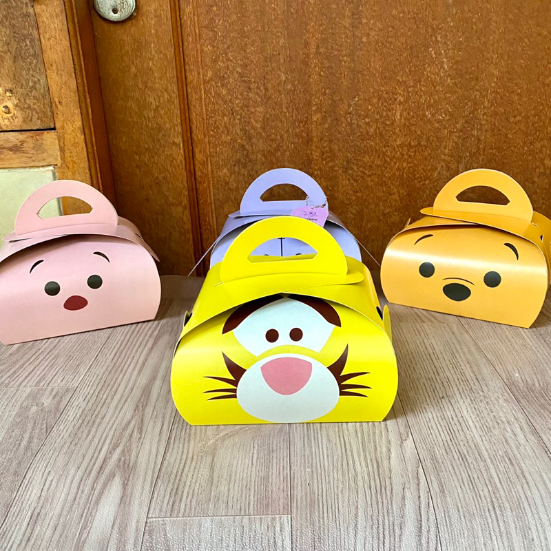 

GIFT BOX ( ONLY BOX TIDAK INCLUDE SNACK ) / HAMPERS / WISUDA / KADO ULANG TAHUN / KADO UNIK